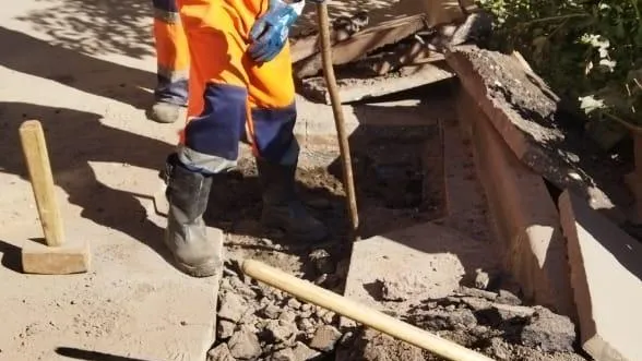В Щелкове восстановили закатанный в асфальт колодец