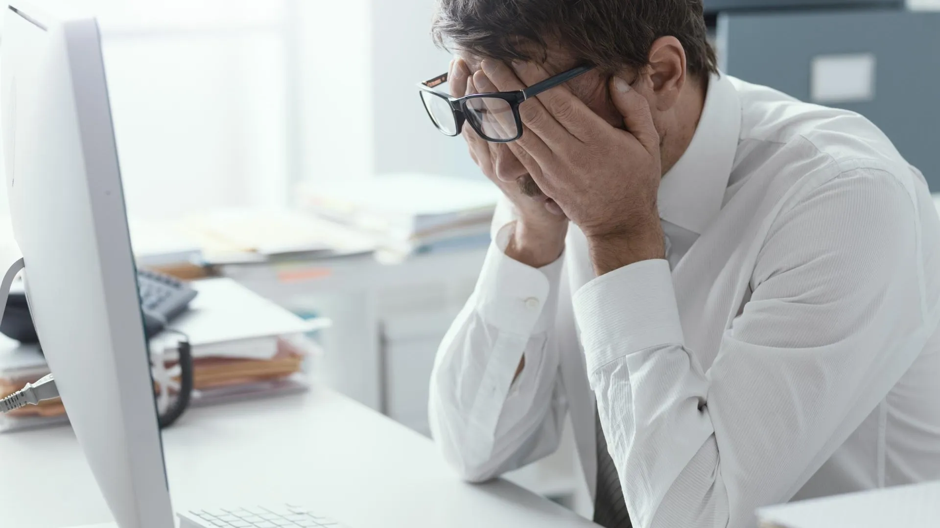 Врач дал советы, как вести себя во время магнитных бурь