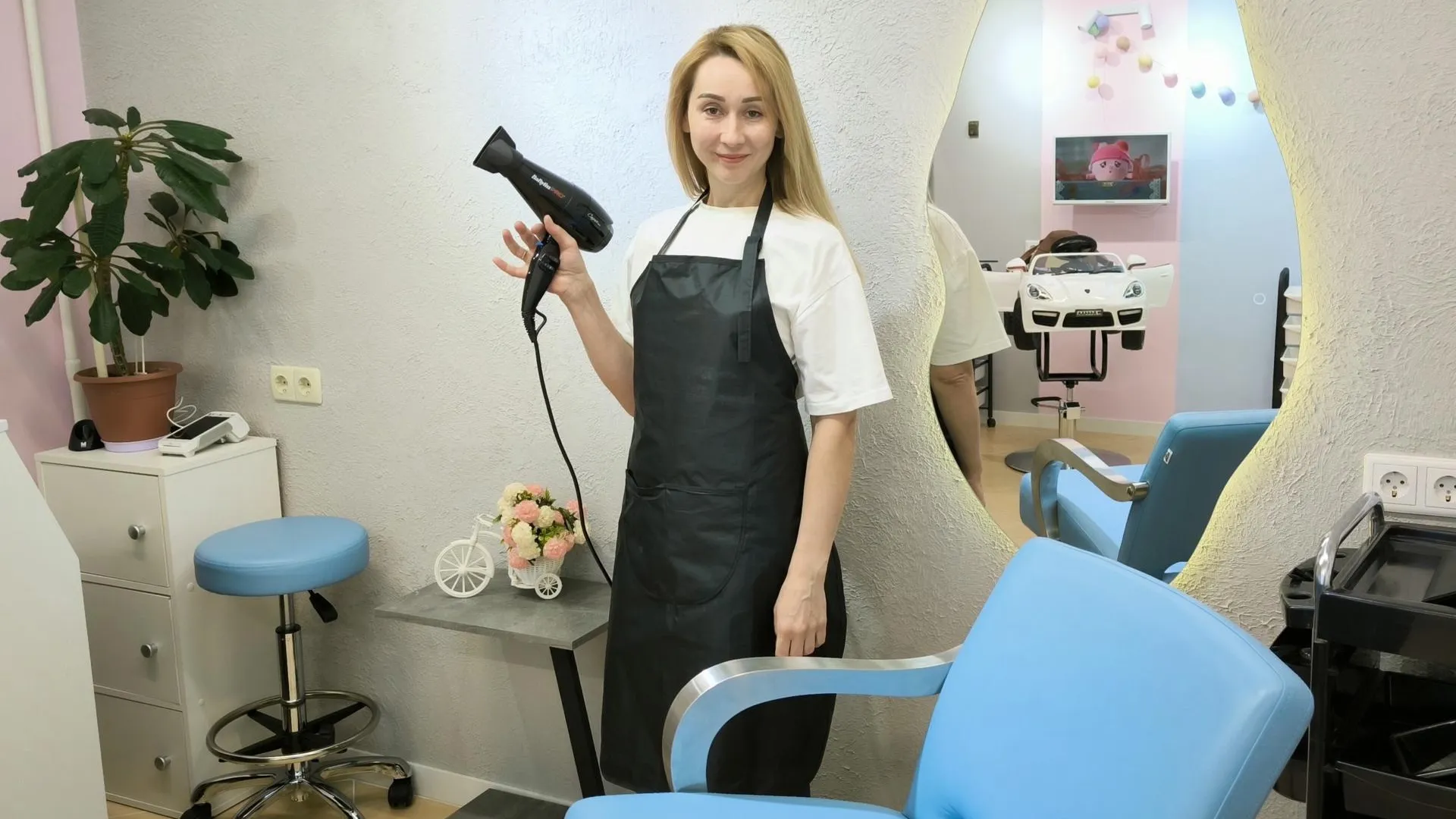 Соцконтракт помог многодетной семье открыть детскую парикмахерскую в Щелкове