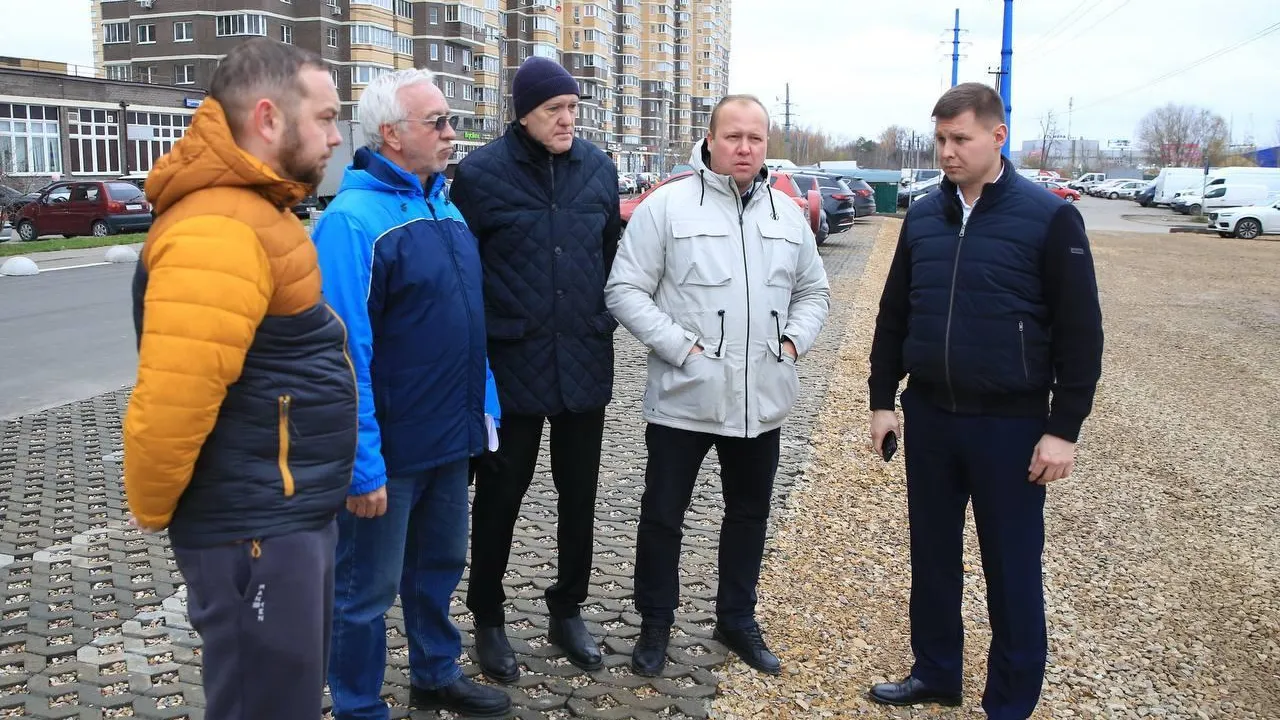 Врио главы Долгопрудного проверил строительство парковки в Новых Водниках