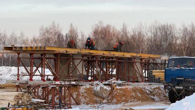 В Балашихе начали устройство ригеля на путепроводе у станции Черное