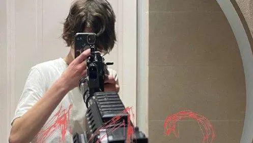 «Страшный взрыв у двери»: девочка рассказала о нападении на школу в Уфе