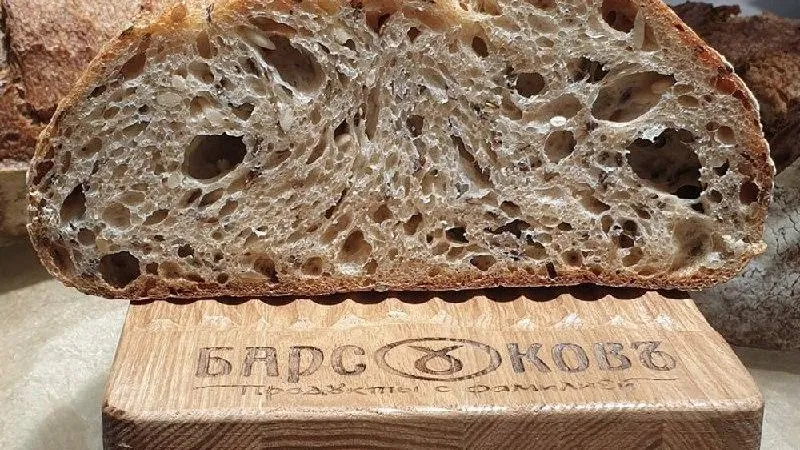Фермер в округе Истра печет бездрожжевой хлеб на закваске собственного производства
