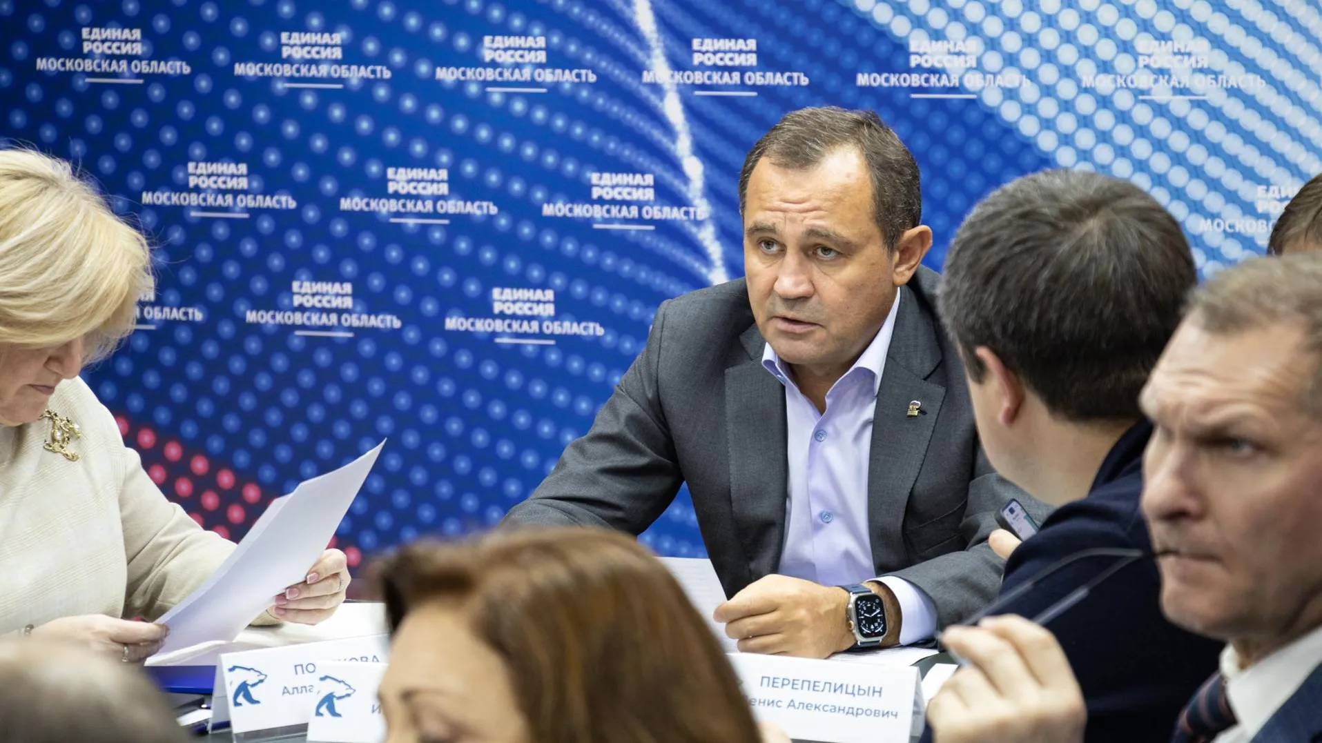 Депутаты «Единой России» отчитаются перед жителями о проделанной за 2023 год работе