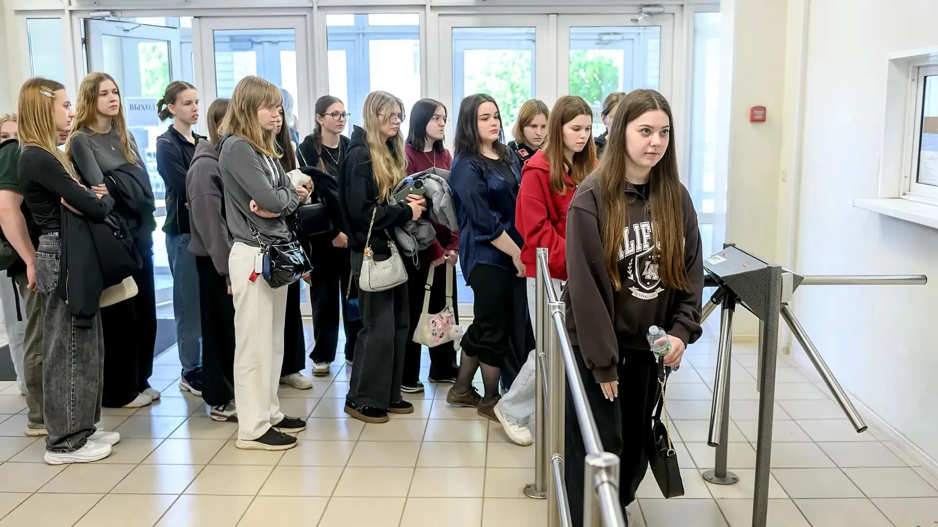 В Подольске студенты посетили налоговую инспекцию округа