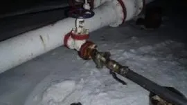 Три незаконных врезки на нефтепроводе ликвидировали в деревне Полтево Балашихи