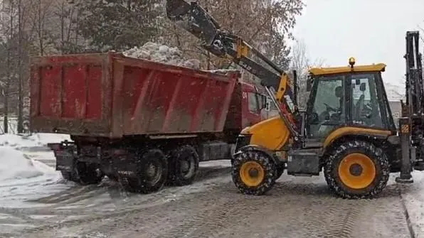Более 2,2 тыс самосвалов снега собрали и вывезли с дорог Люберец за неделю
