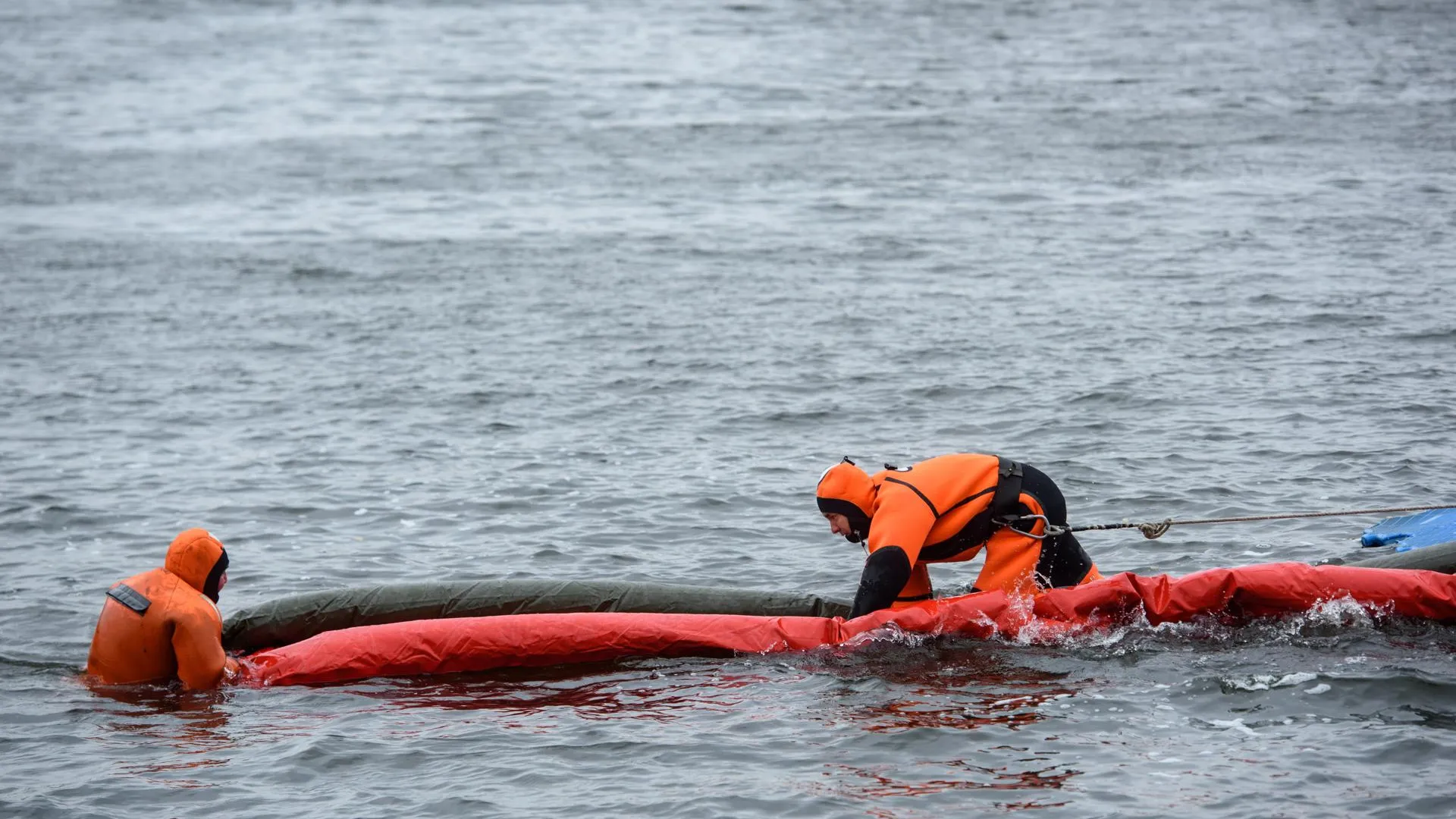 Столичные спасатели в усиленном режиме патрулируют городские реки и водоемы