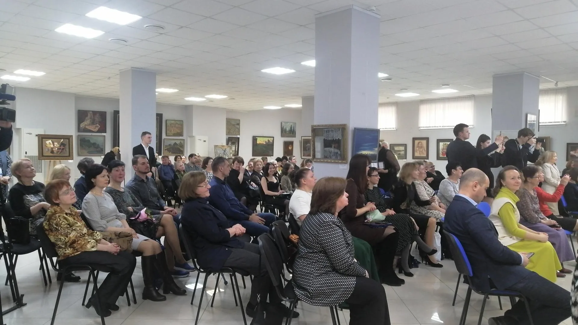 Более 100 работников культуры наградили в Люберцах