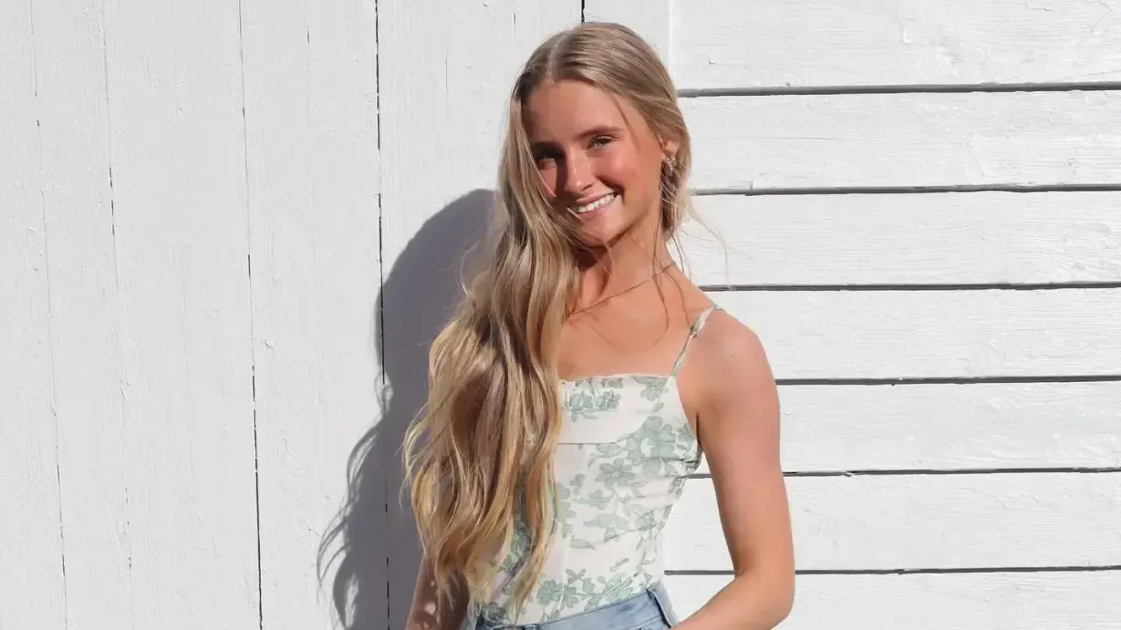 19-летняя звезда TikTok Анна Грейс Фелан умерла после долгой борьбы с раком
