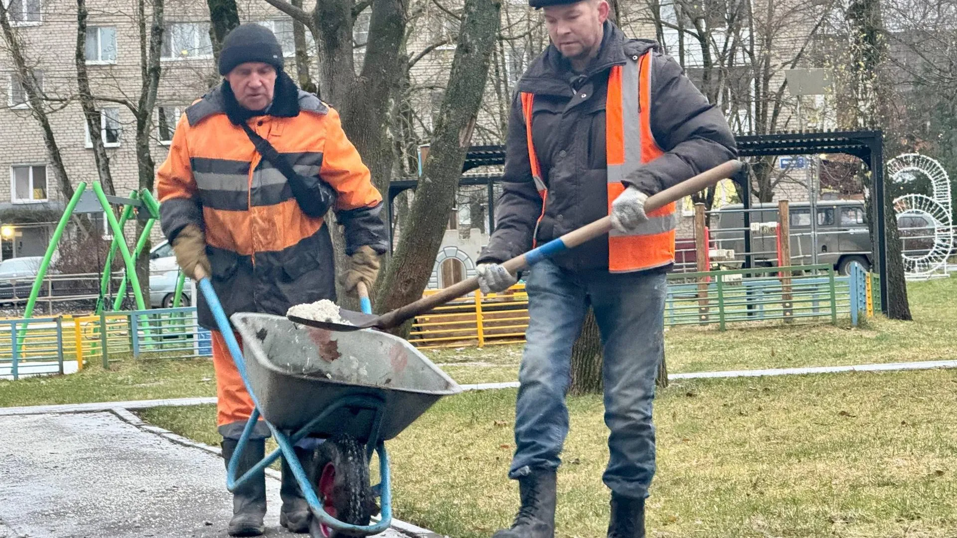 Можайские дворники работают с использованием цифровых сервисов