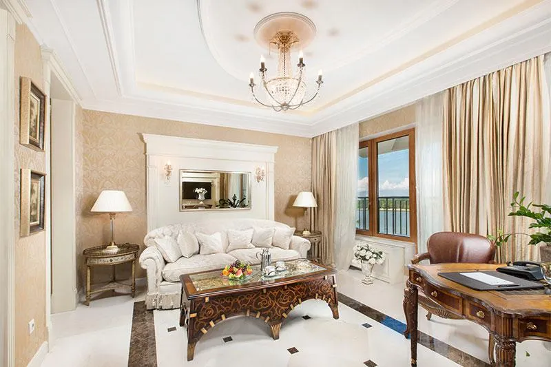 сайт отеля M’Istra’L Hotel & SPA