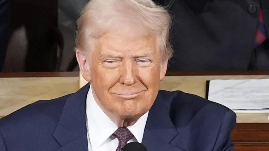 Обозреватель Вайнер: третий срок Трампа может привести к гражданской войне в США