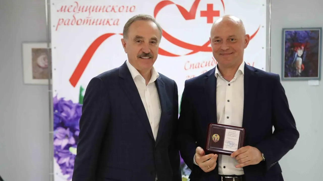 Медикам в Люберцах вручили сертификаты на жилье