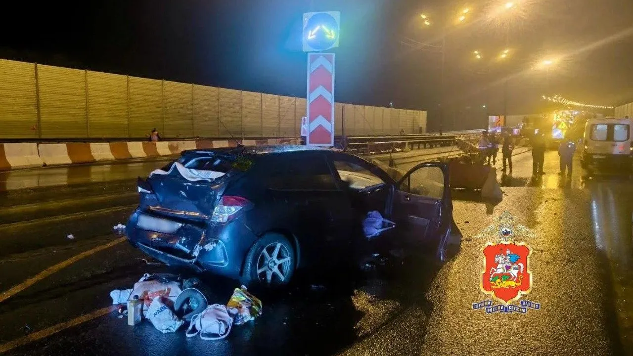 Иномарку смяло: пенсионер и ребенок погибли в ДТП на трассе М-2 в Серпухове