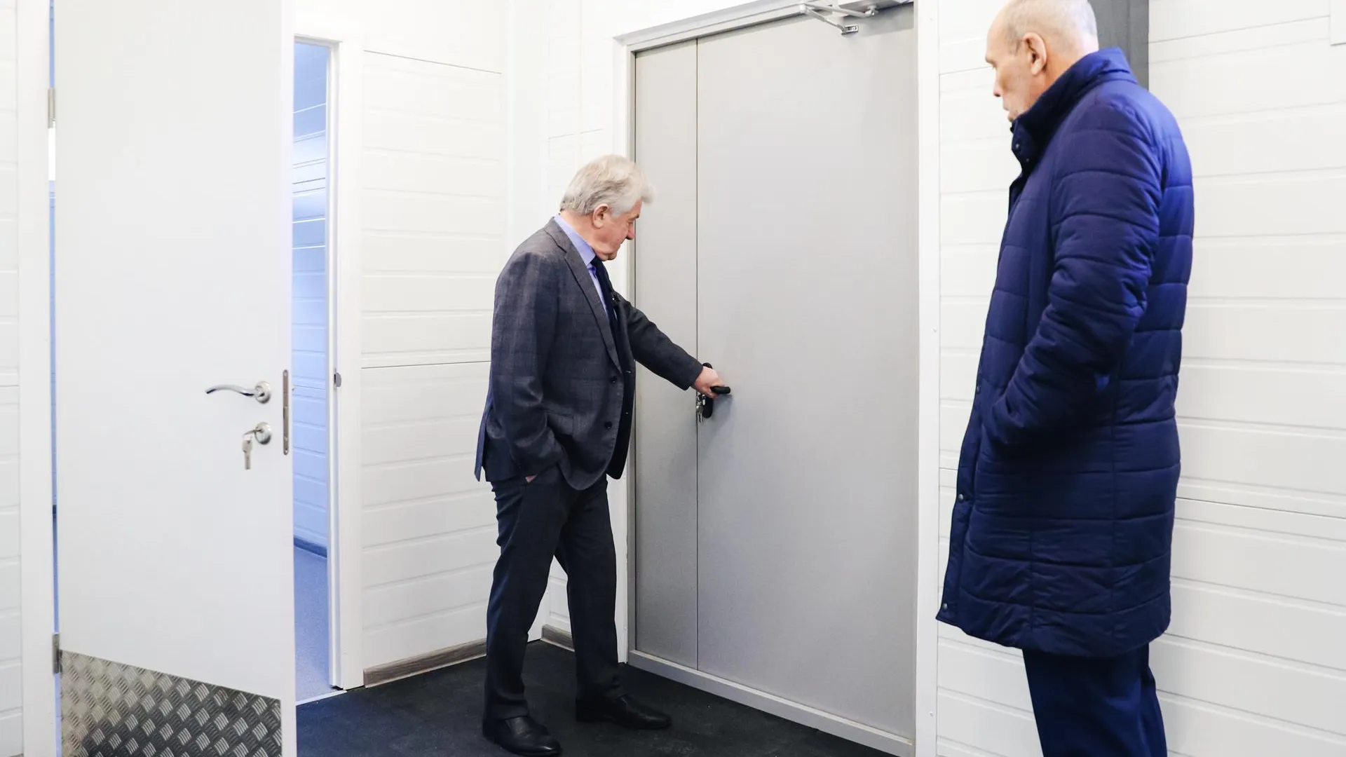 В Химках достроили корпус раздевалок на стадионе «Снежинка»