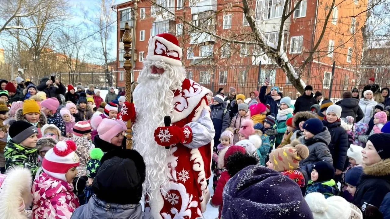 Более 500 детей из Щелкова поздравили с Новым годом и Рождеством на мероприятии