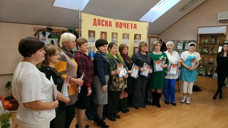 В Королеве вручили медали 5 сотрудникам хлебозавода в честь профессионального праздника