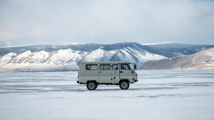Водитель «буханки», ушедшей под лед Байкала, проводил туры незаконно