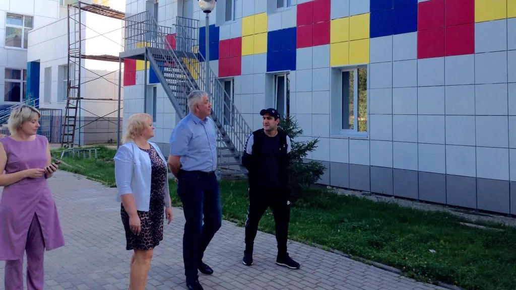 Депутат Мособлдумы проверил ход выполнения капремонта в детсаду №35 в микрорайоне Балашихи