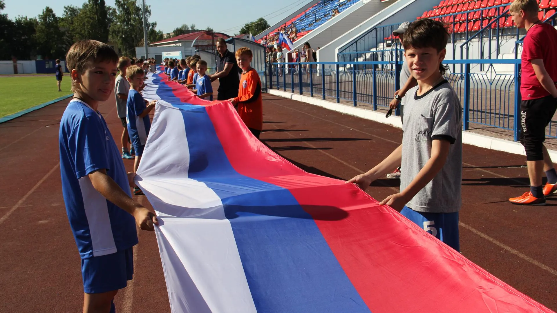 В среду в парках Подольска пройдут концертные программы и вынос российского флага