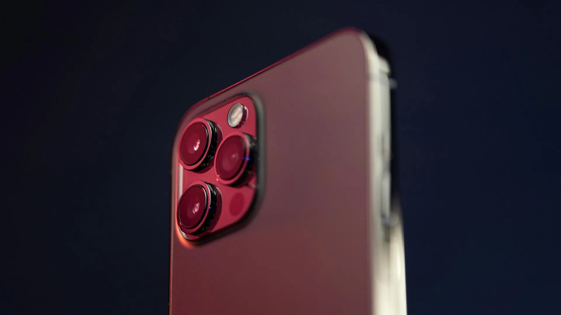 В России резко вырос объем госзакупок iPhone