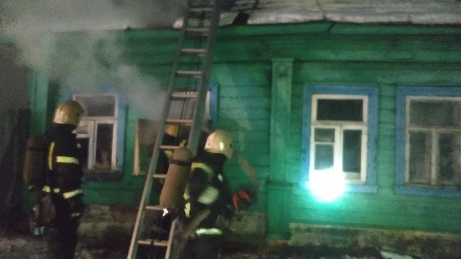 Пожар потушили в садовом доме в Лотошине