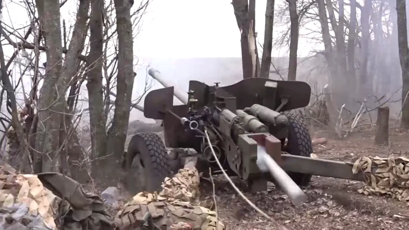 Военнослужащие группировки «Юг» отточили навыки в стрельбе из 100-мм противотанковых пушек
