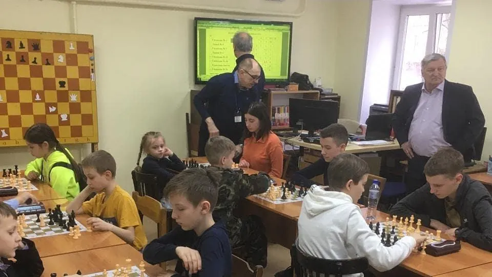 Команда гимназии №56 стала лучшей на муниципальном этапе турнира по шахматам в Люберцах