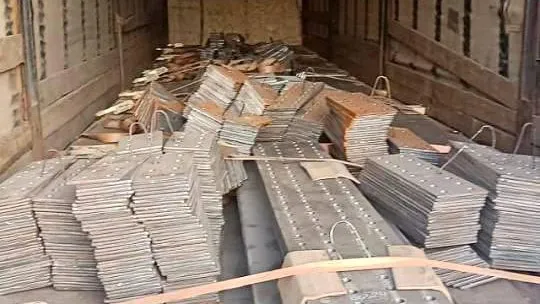 В Апрелевке началась поставка металлоконструкций пролетного строения путепровода