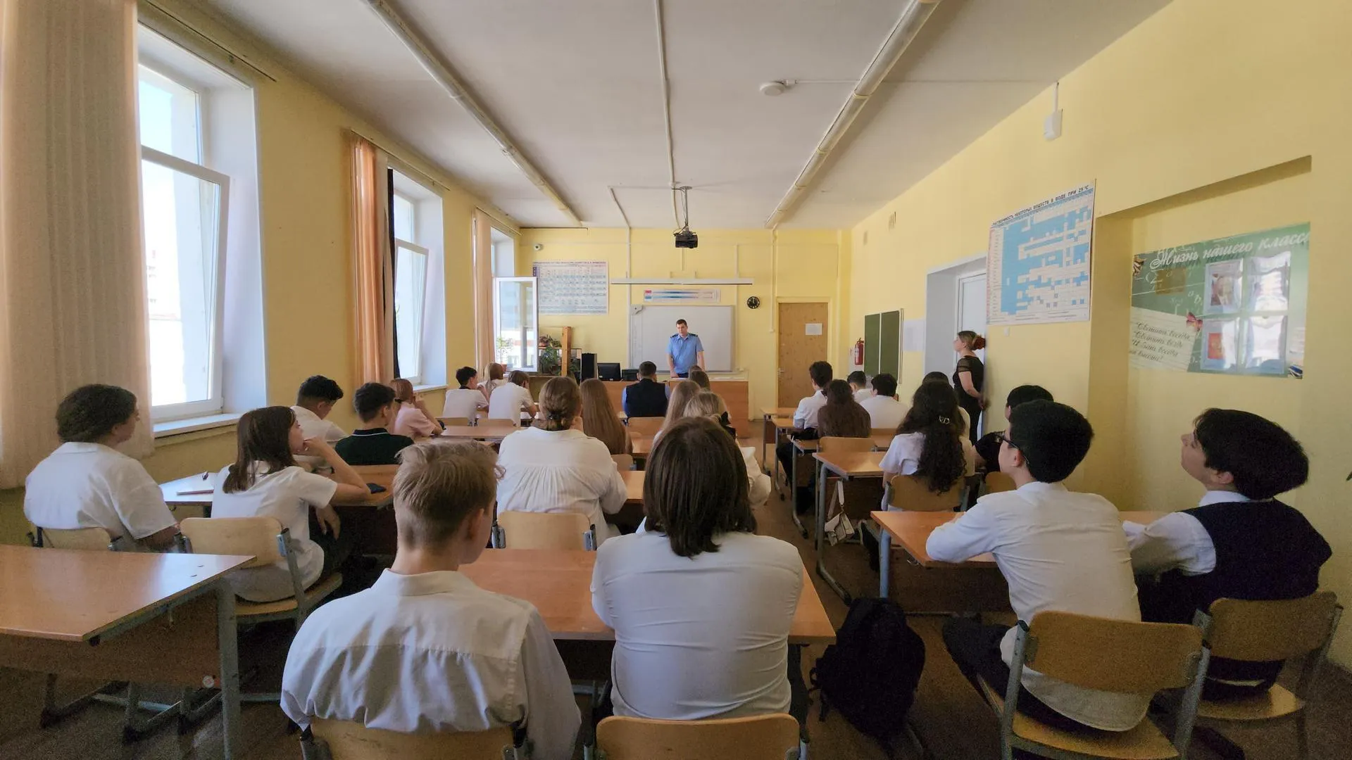 Школьникам Лобни объяснили, чем грозит соучастие в преступлениях