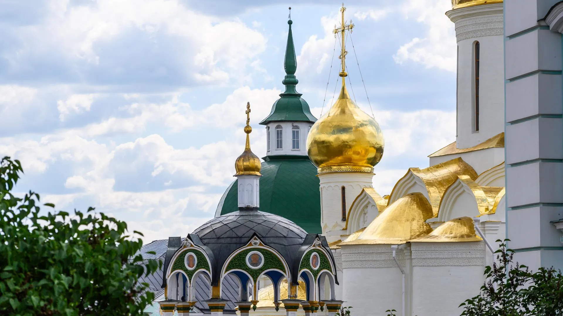 В Подмосковье на платформе RUSSPASS появился новый раздел о «Золотом кольце»
