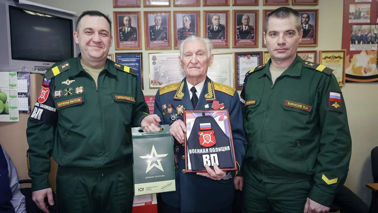 Ветерана ракетных войск Бориса Овсянникова из Балашихи поздравили с 85‑летием