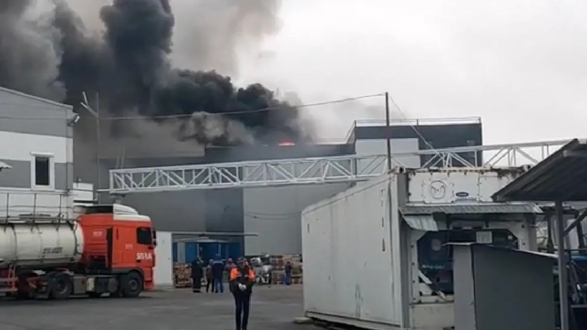 Появилось видео с места пожара на складе в Ногинске