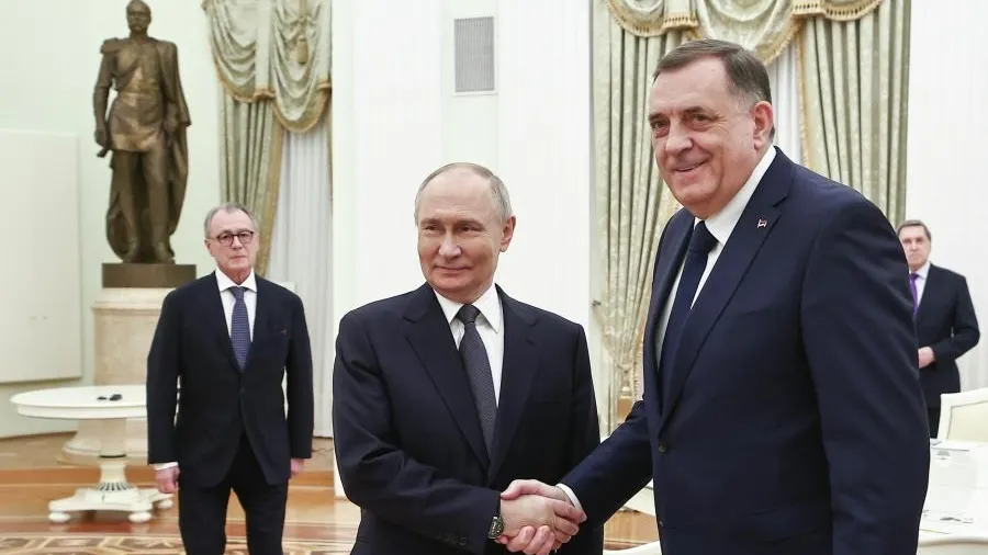 Владимир Путин провел встречу с Милорадом Додиком в Кремле