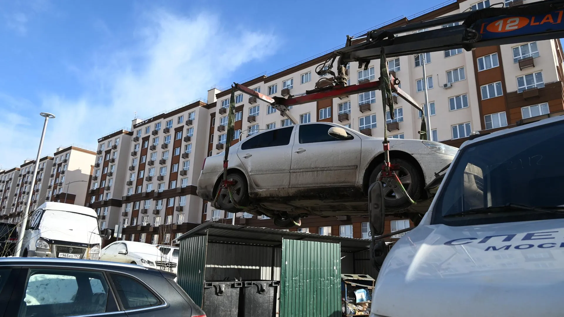 Более 90 автомобилей эвакуировали во дворах Подмосковья в феврале