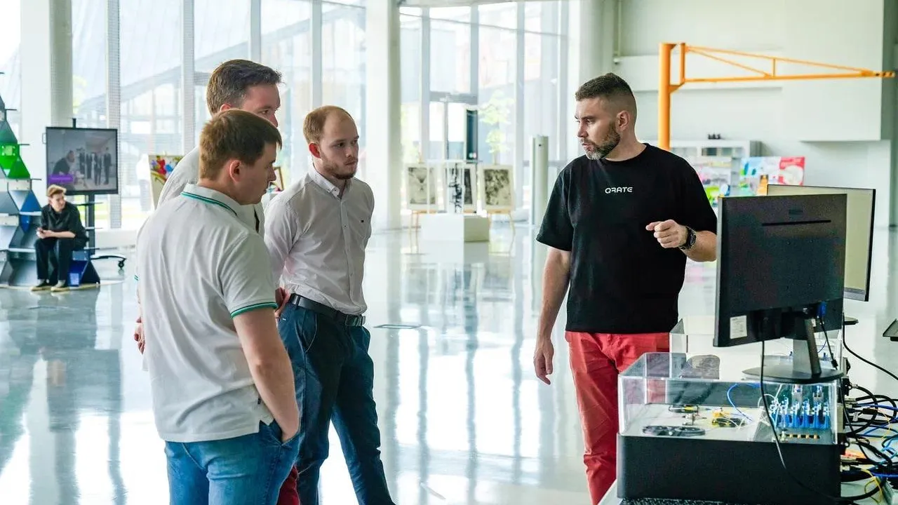 Программисты и инженеры получают до 300 тыс рублей в Подмосковье