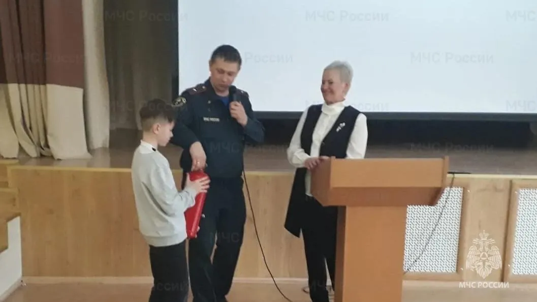 Для школьников Пушкина провели уроки пожарной безопасности
