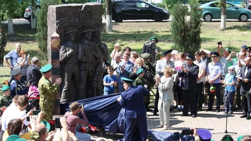 В Чехове открыли памятник пограничникам