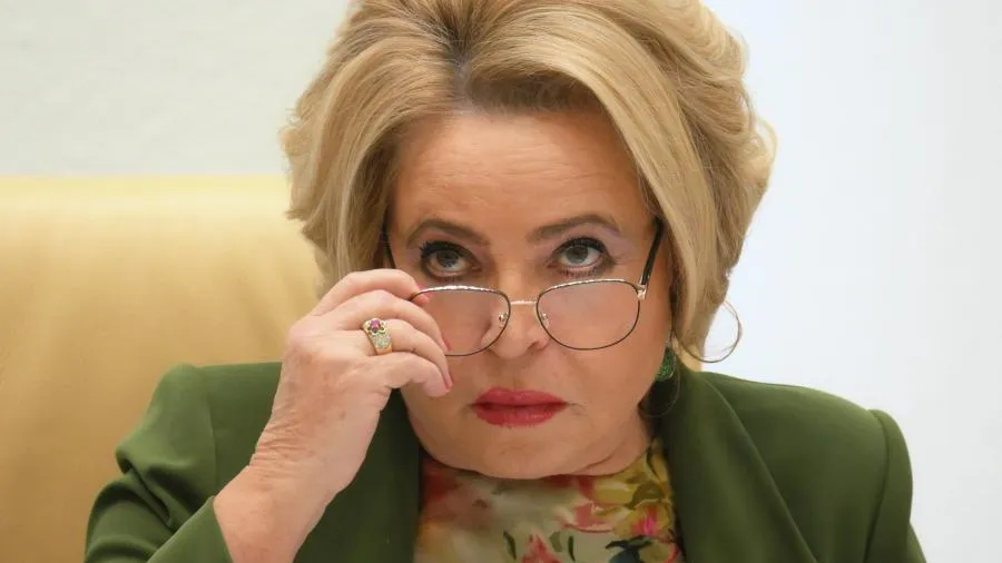 Матвиенко призвала Хуснуллина заплатить налог за проживание в недострое
