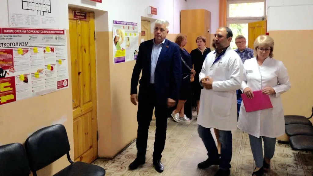 Депутат Ефимов обсудил вопрос капремонта зданий травмпункта и наркодиспансера Балашихи