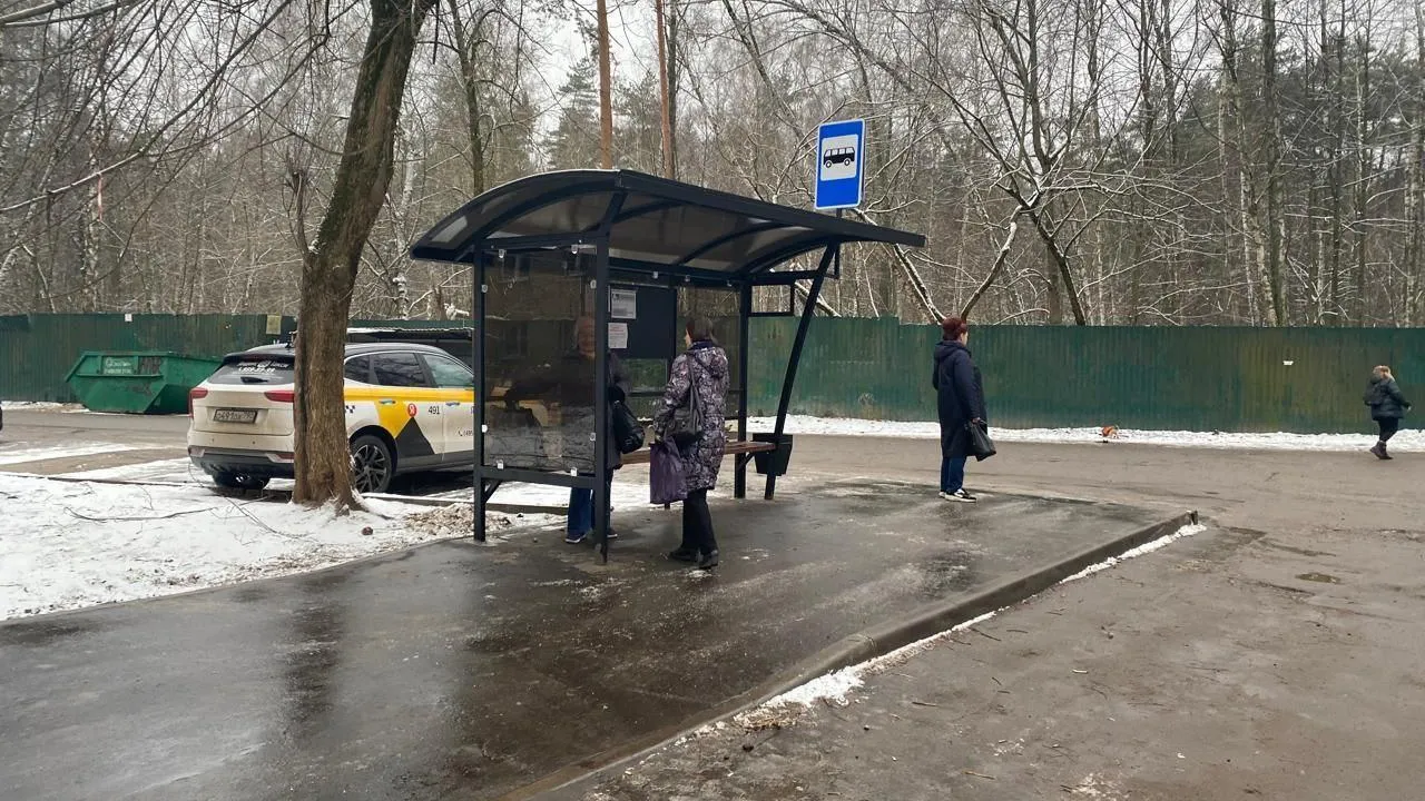 В Люберцах появились новые остановочные павильоны