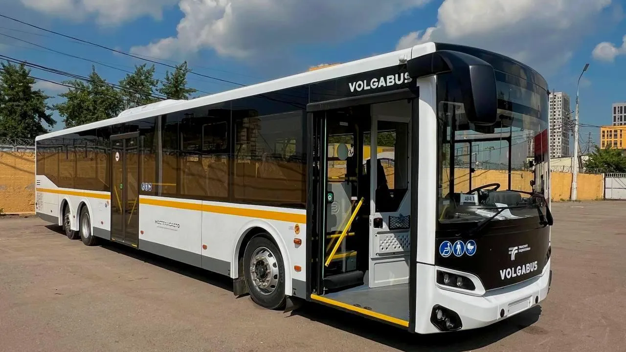 Два новых автобуса большого класса вышли на маршрут № 1231 «Подольск — Москва».