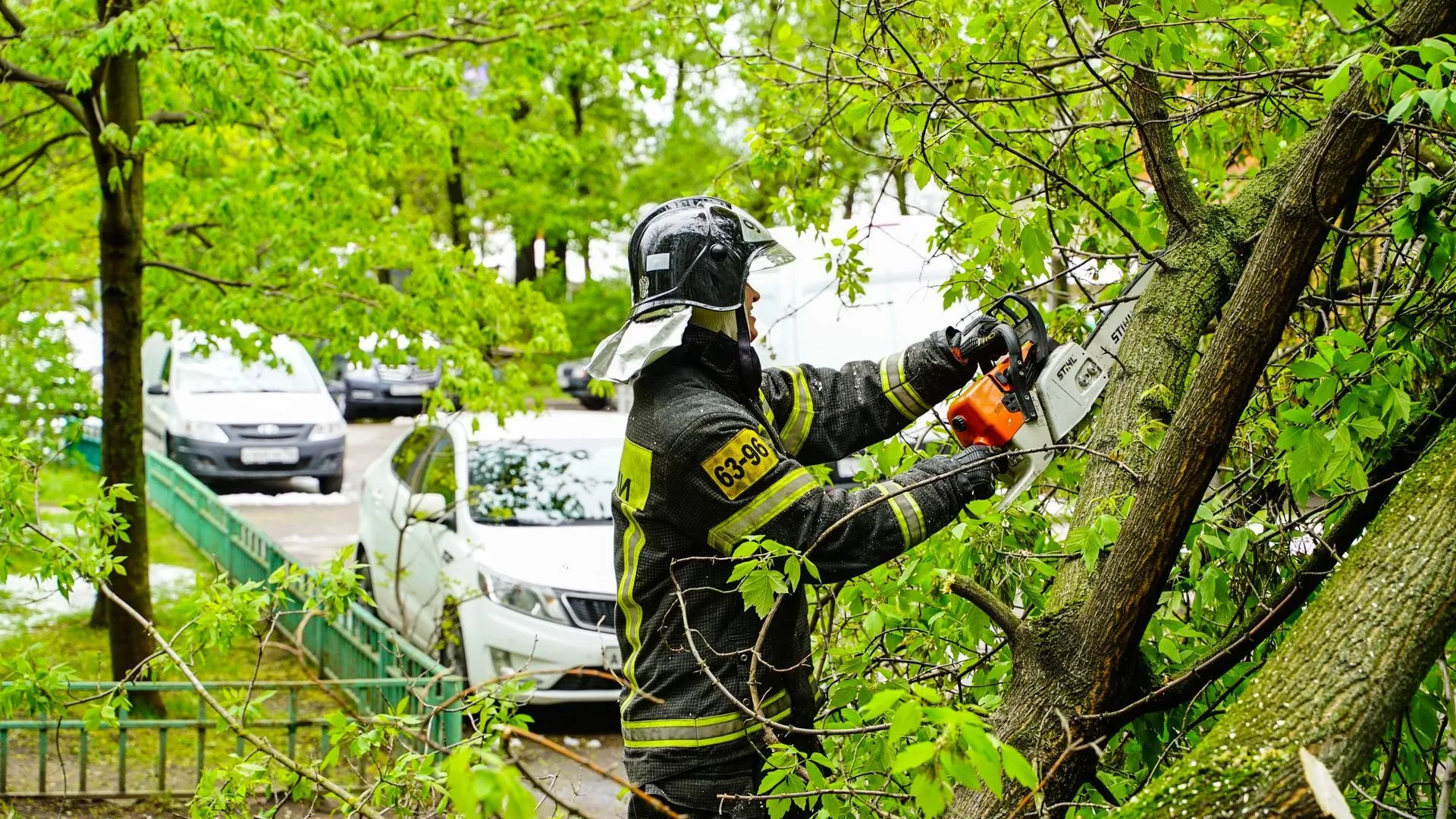 В Химках работает оперативный штаб по устранению последствий непогоды