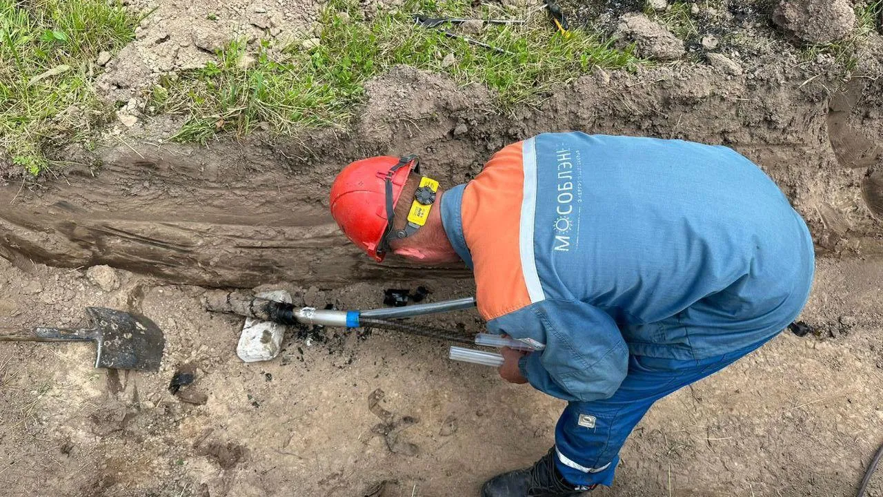 Энергетики отремонтировали высоковольтную кабельную ЛЭП в деревне Гребнево Щелкова