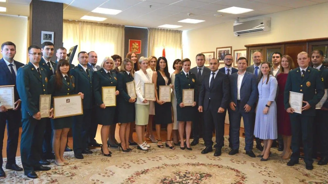 Лучших сотрудников наградили ко Дню строителя в Подмосковье