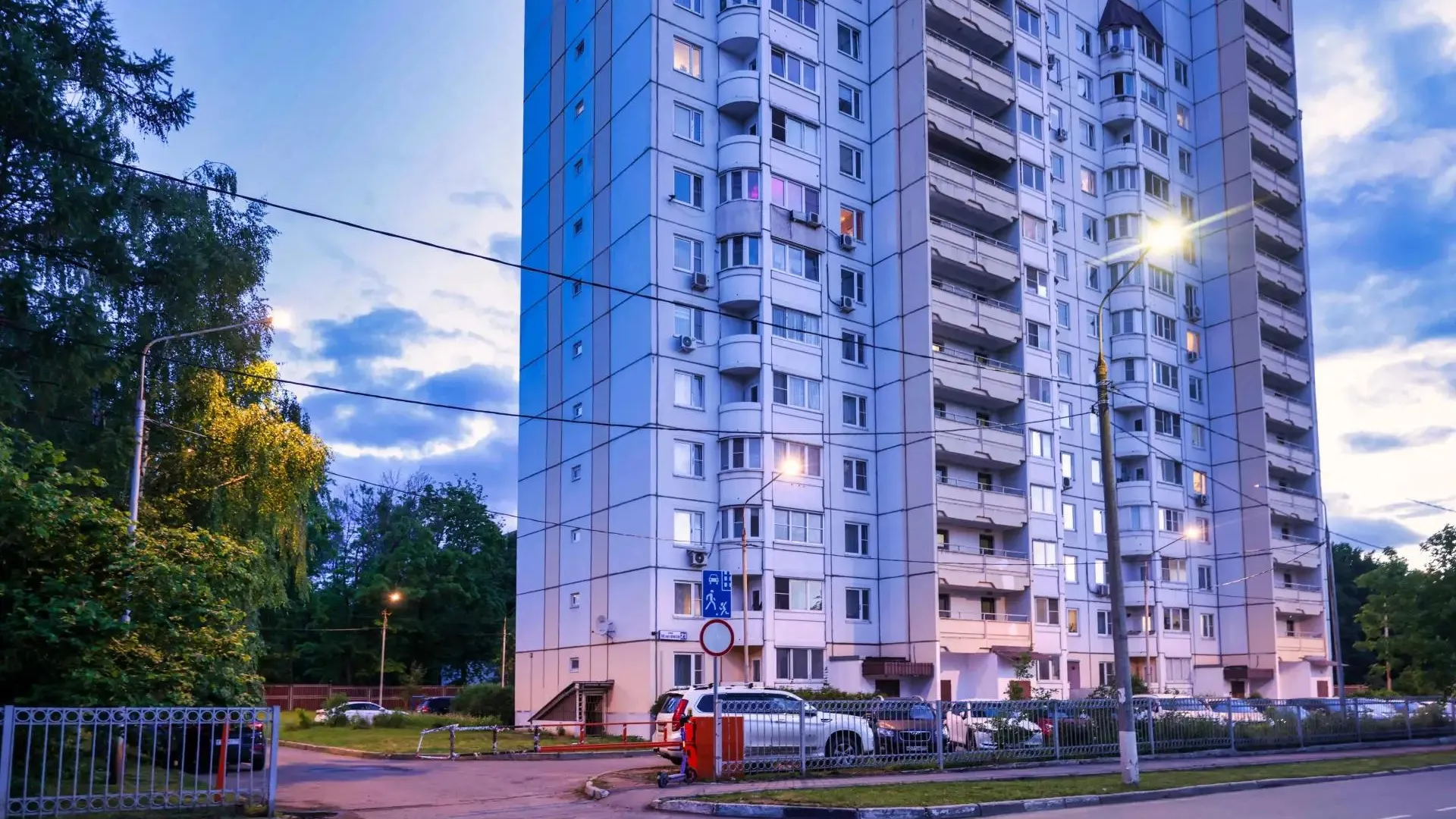 В Подольске восстановили освещение на десятках улиц после шторма
