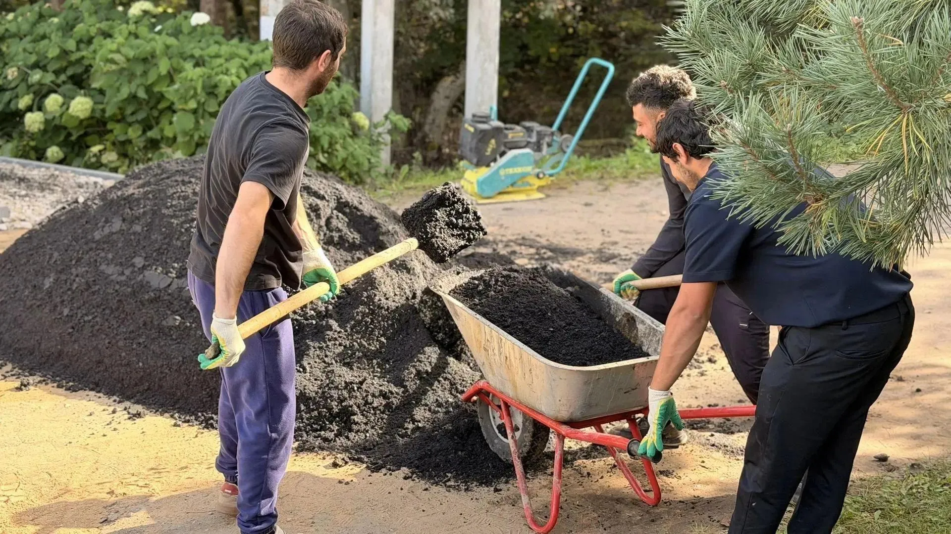 В Рузском округе завершают обновление подхода к Дому культуры в Сытькове
