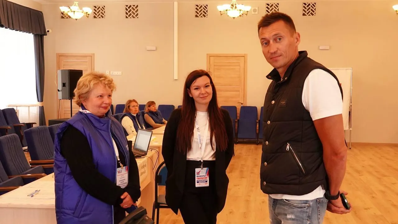 Депутат Мособлдумы Александр Легков проверил ход голосования в Сергиевом Посаде