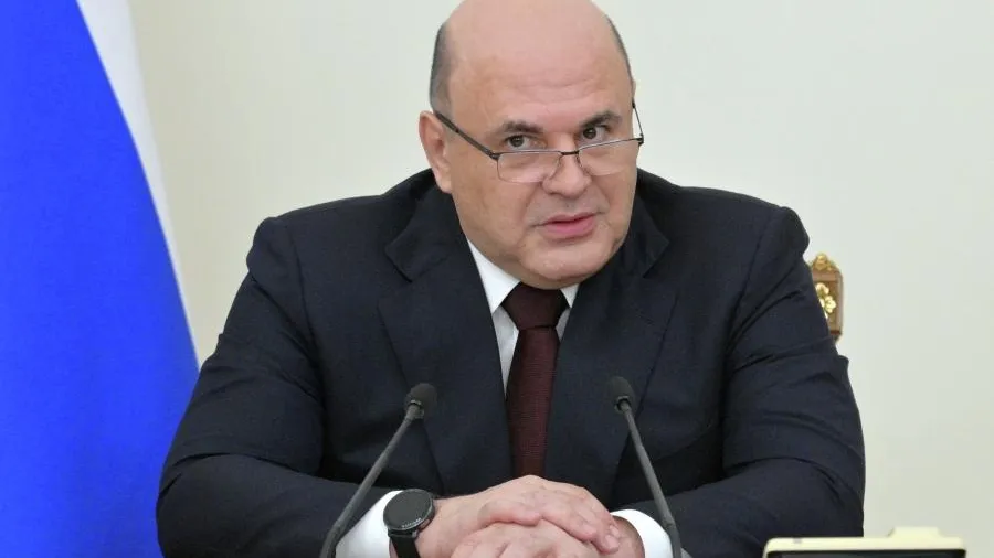 Мишустин поручил усилить контроль предоставления безналичной оплаты в СКФО